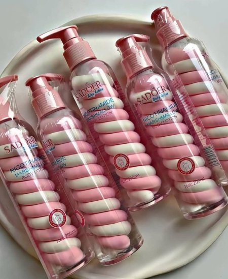 لوشن المارشميلو 🍡🍭   لوشن معطر ومرطب للجسم بنكهة فواحة ❤️ ناعم على البشرة ويدوم طويلاً❤️